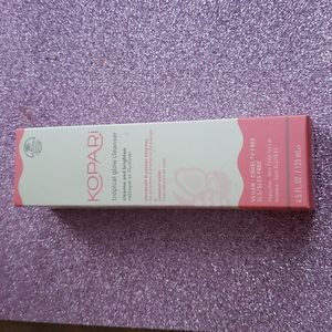 𝅺Brand New Kopari tropical glow cleanser